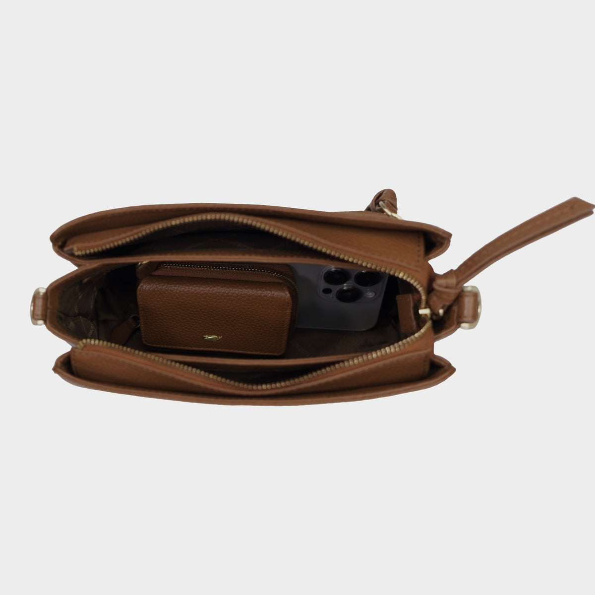 Innenansicht HANNA Umhängetasche RV saddle brown