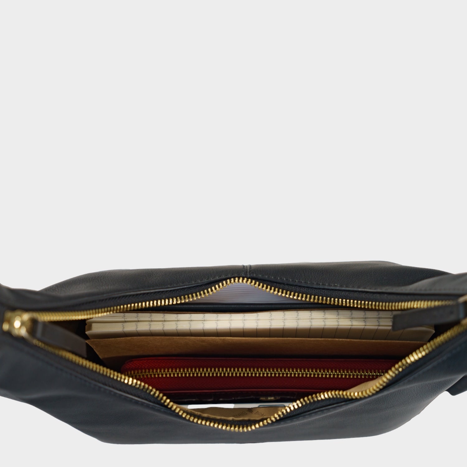 Innenansicht LOTTA Hobo Bag S schwarz