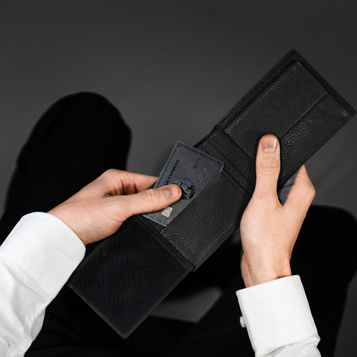 Keyfeature-1 THEO RFID Geldbörse 8CS schwarz