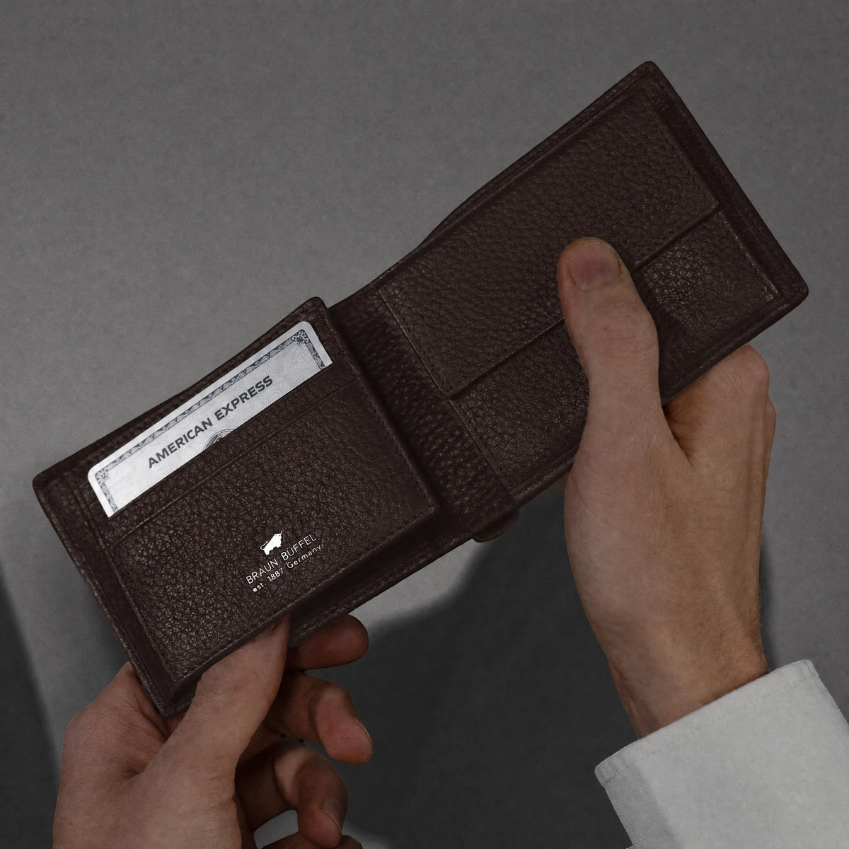 Keyfeature THEO RFID Geldbörse 8CS braun