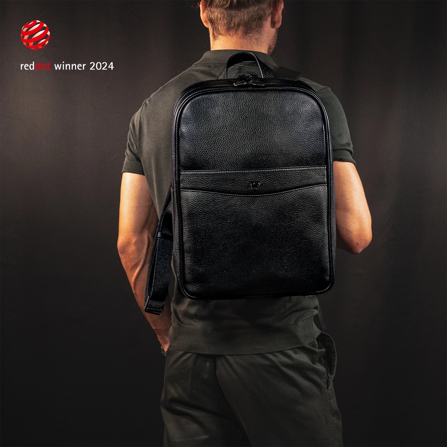 THEO Rucksack schwarz hover