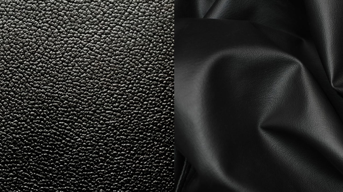 Glattes und genarbtes Leder im Vergleich nebeneinander
