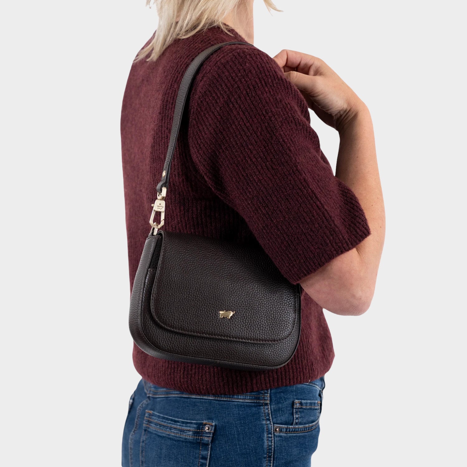 Tragebild HANNA Flap Bag XS espresso