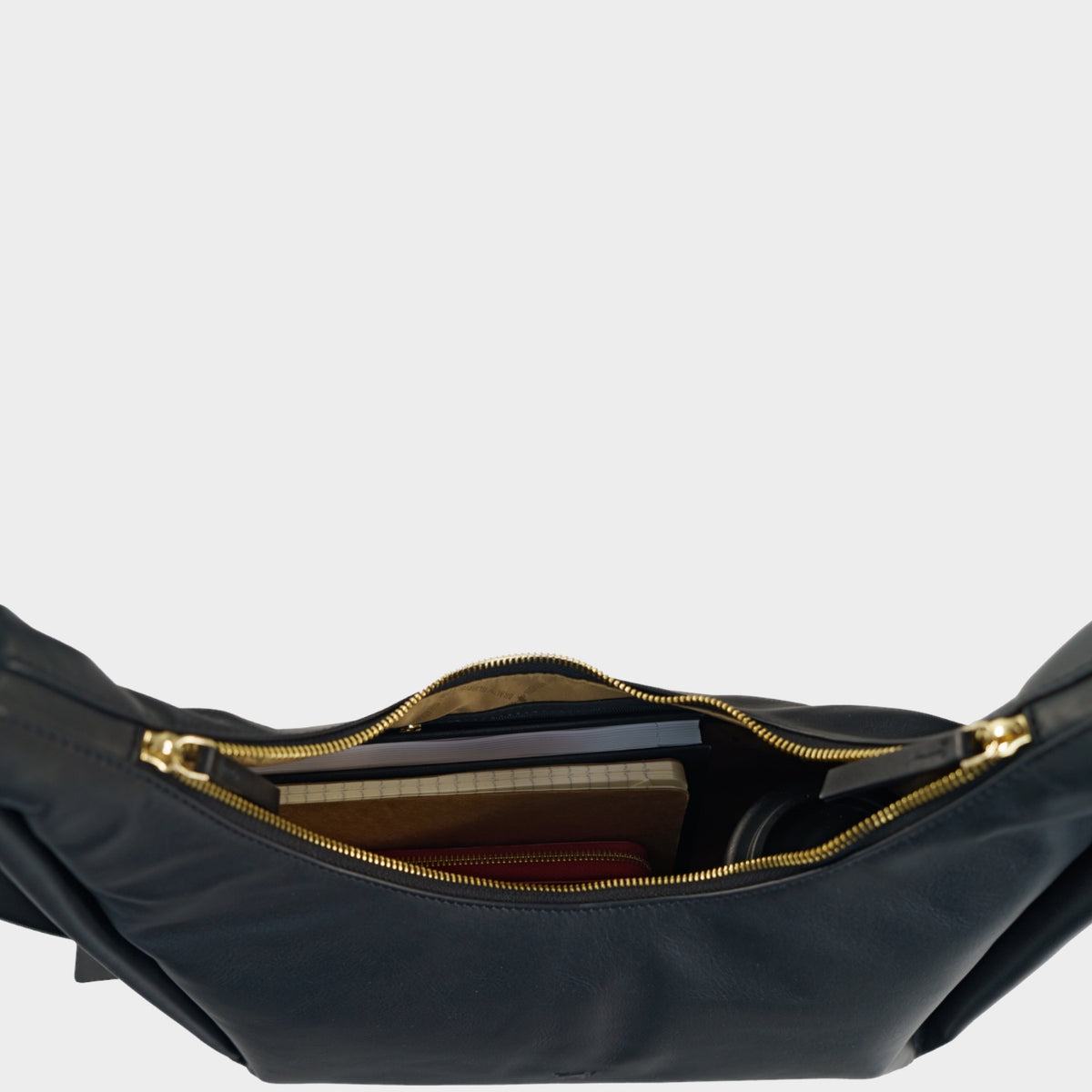 Innenansicht LOTTA Hobo Bag L schwarz