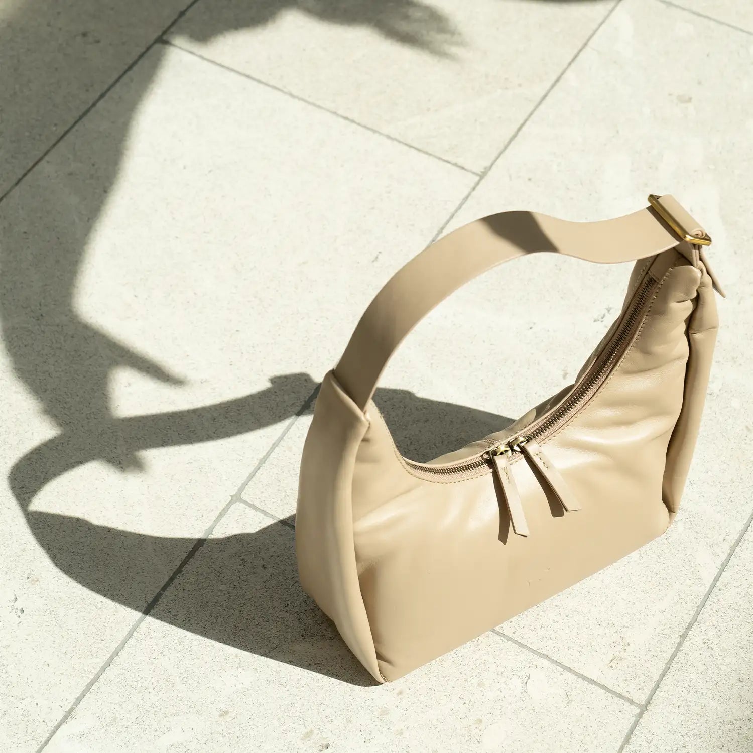 Keyfeature LOTTA Hobo Bag L sand