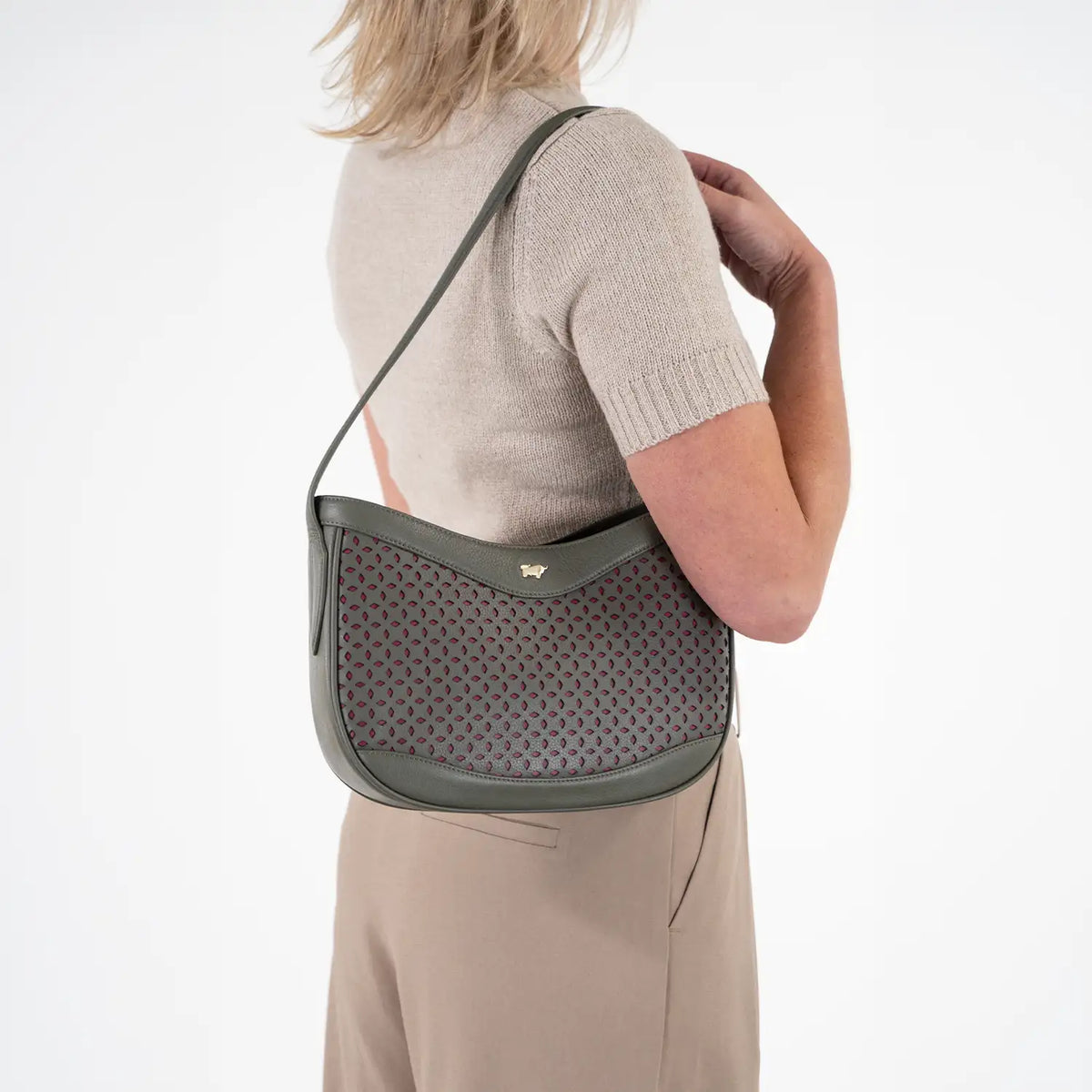 Trageansicht STELLA Hobo Bag olive/ pink