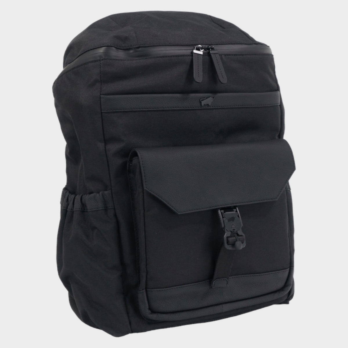 Schrägansicht FINN Rucksack L schwarz