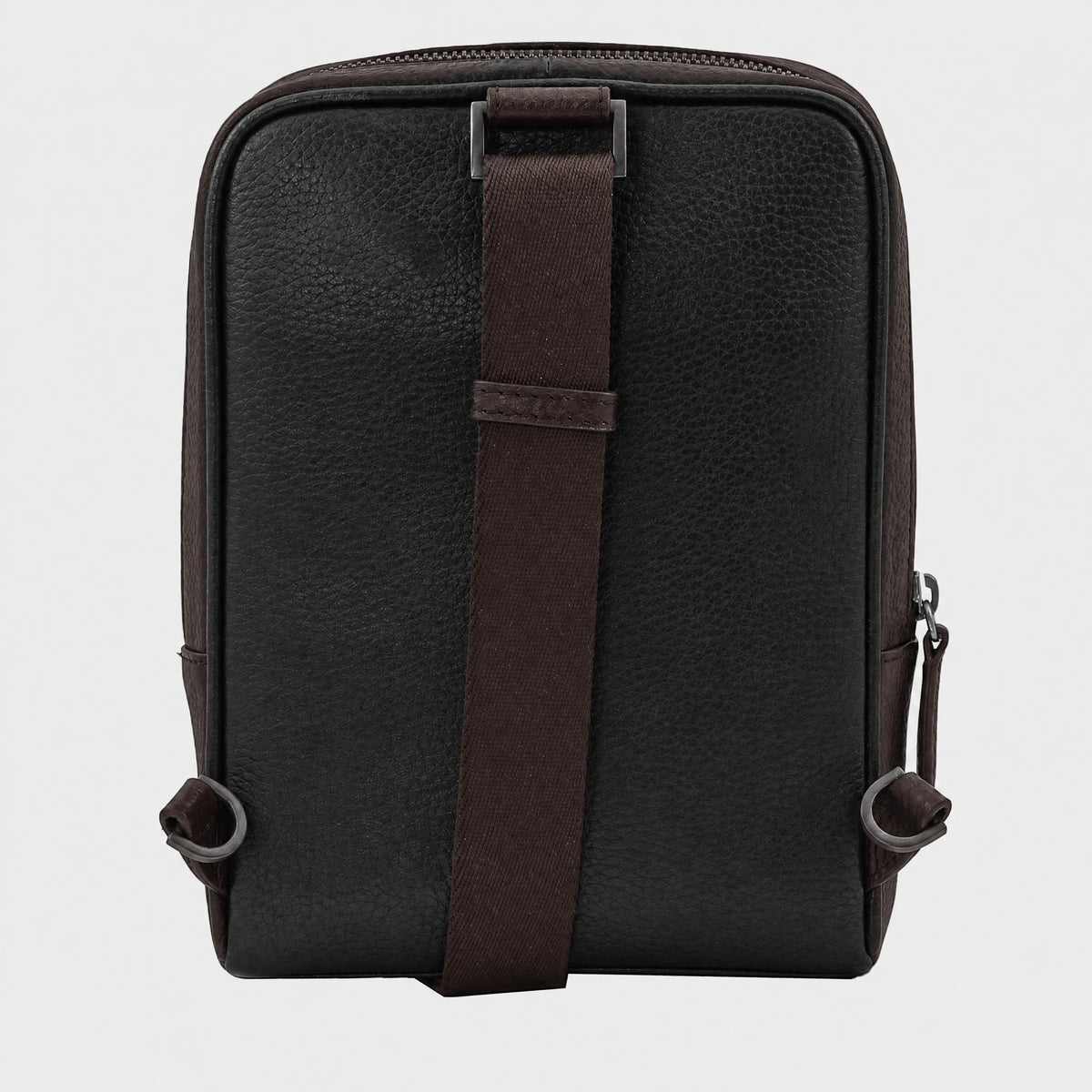 Rückansicht THEO Cross Body braun