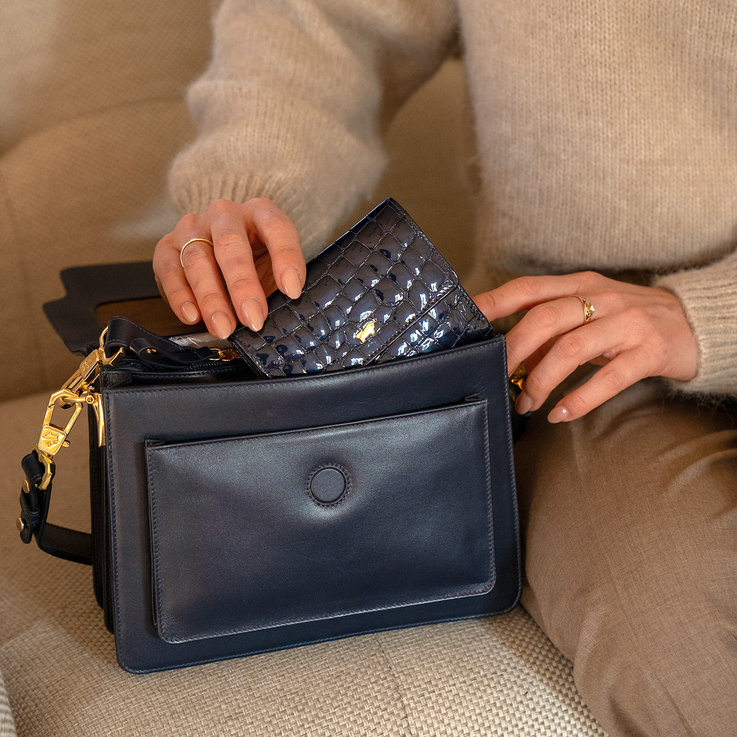 VERONA Umhängetasche M dark navy
