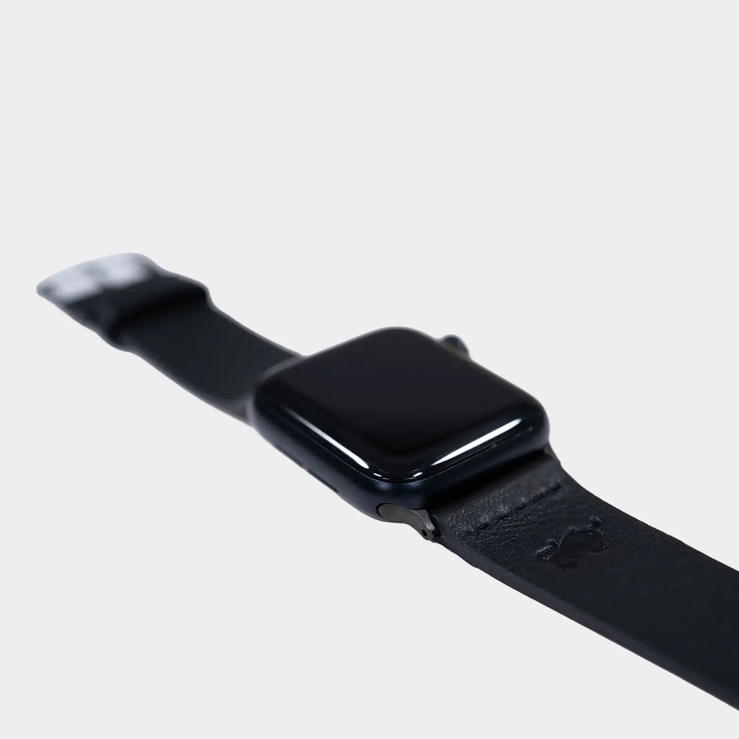 Schrägansicht ARIZONA Armband für Apple Watch schwarz